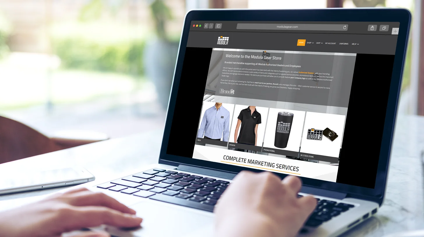 uniforming modula store