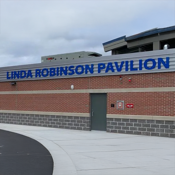 Horizontal branding wall Rivier Brandit